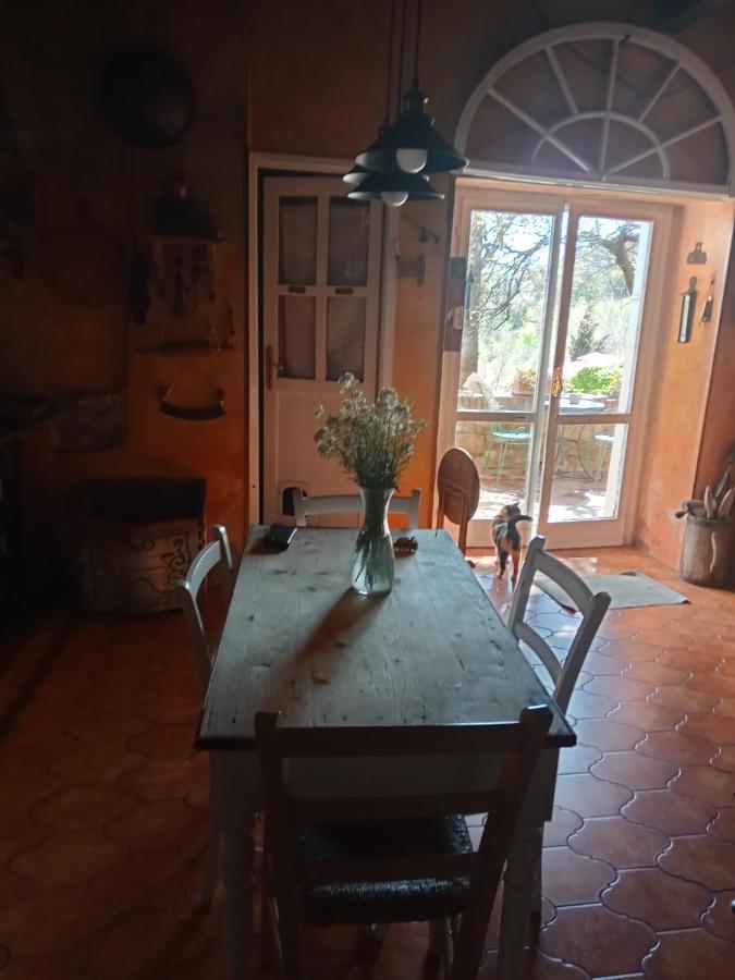 Morelli House Guest House Montalbo Екстериор снимка