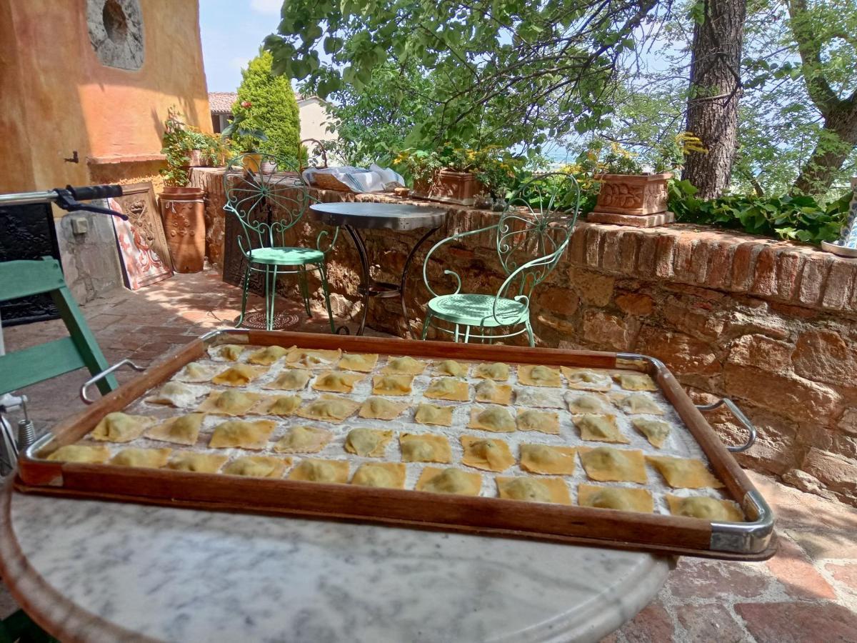 Morelli House Guest House Montalbo Екстериор снимка